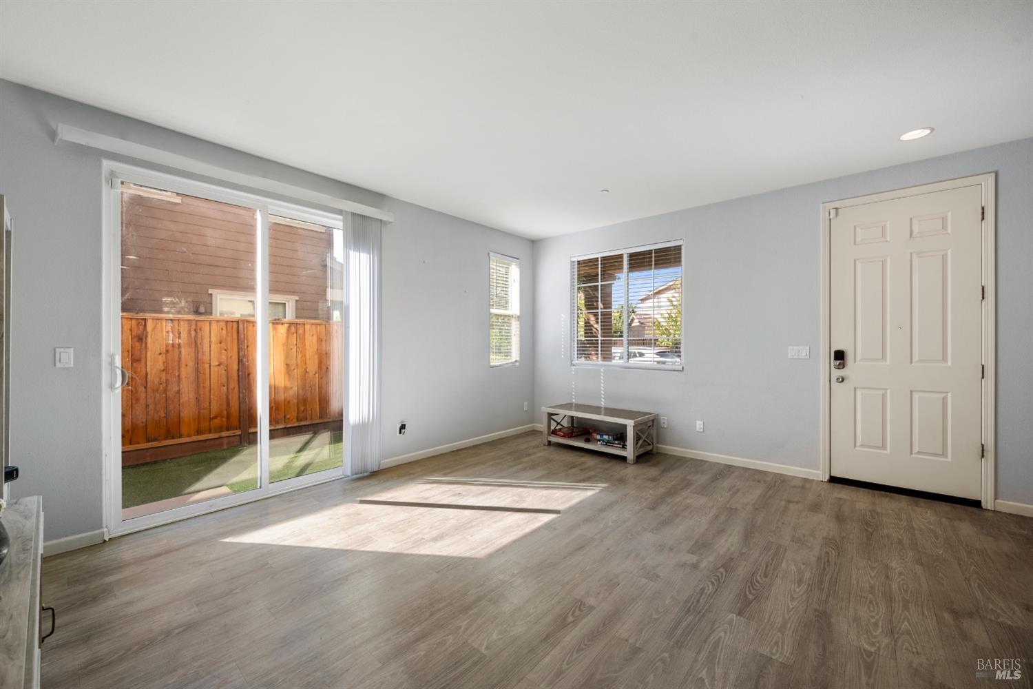 Detail Gallery Image 10 of 46 For 141 Summertime Ln, Suisun City,  CA 94585 - 4 Beds | 3 Baths