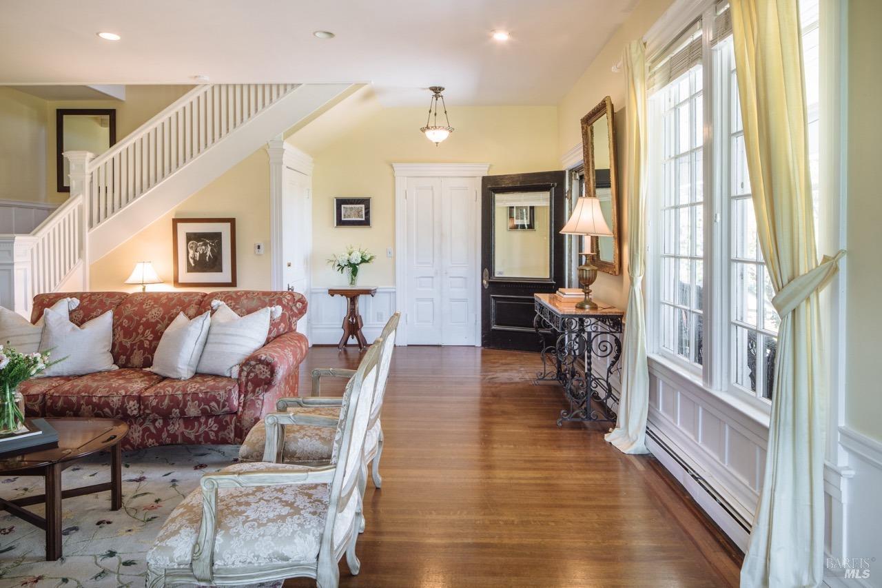 Detail Gallery Image 5 of 69 For 5215 Lakeville Hwy, Petaluma,  CA 94954 - 6 Beds | 5/1 Baths