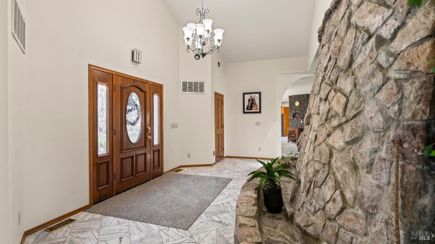 Detail Gallery Image 12 of 99 For 3380 Hidden Valley Ln, Fairfield,  CA 94534 - 5 Beds | 6/1 Baths