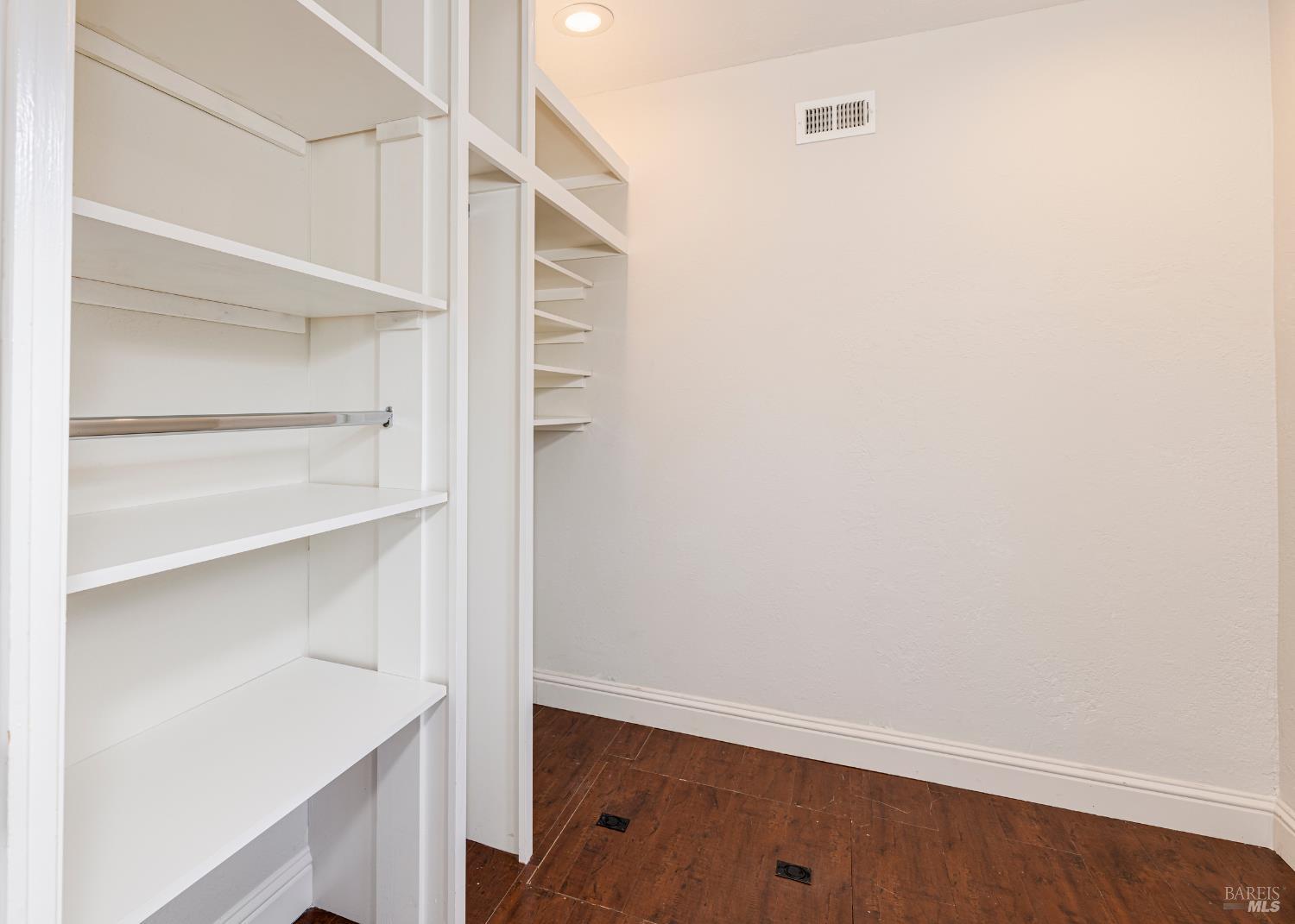 Detail Gallery Image 31 of 52 For 1024 Palmetto Way, Petaluma,  CA 94954 - 3 Beds | 2 Baths