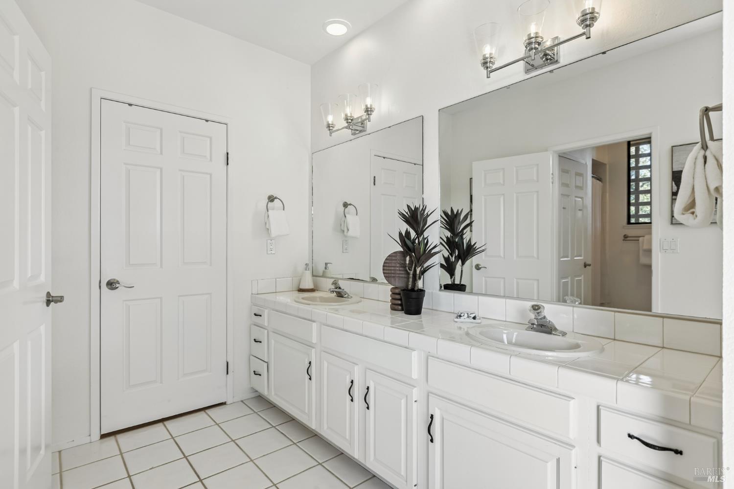 Detail Gallery Image 39 of 63 For 103 Holstein Rd, San Anselmo,  CA 94960 - 3 Beds | 2/1 Baths