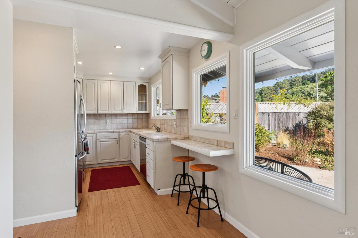 Detail Gallery Image 18 of 46 For 331 Starling Rd, Mill Valley,  CA 94941 - 3 Beds | 1 Baths