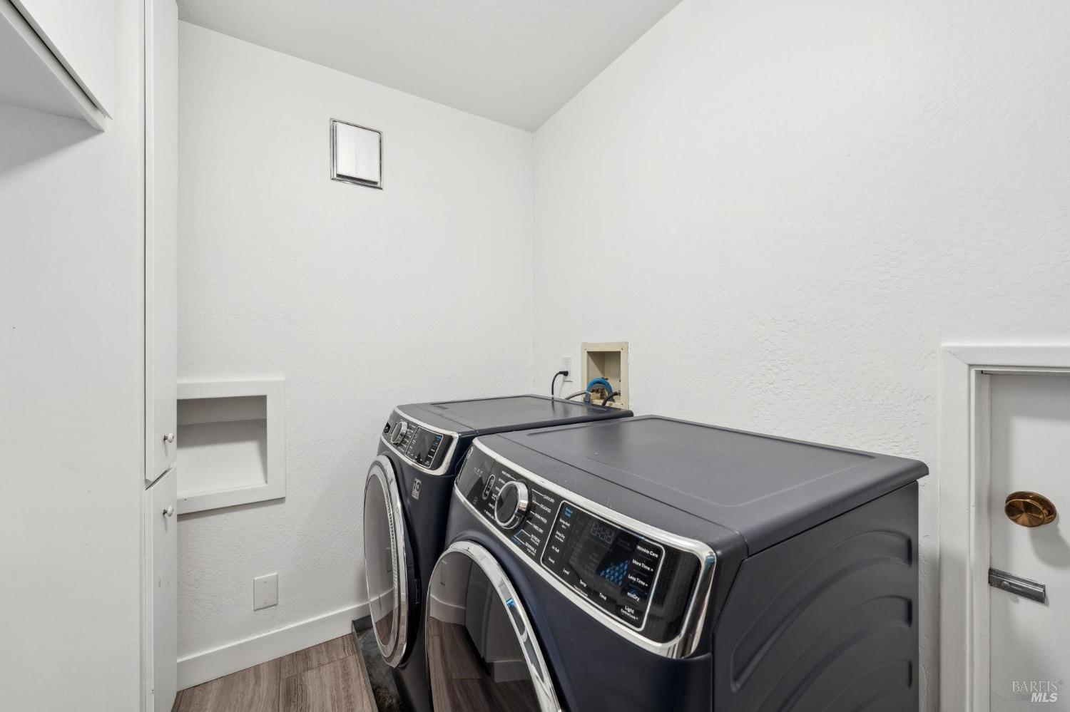 Detail Gallery Image 35 of 50 For 25 Palomino Cir, Novato,  CA 94947 - 5 Beds | 2/1 Baths