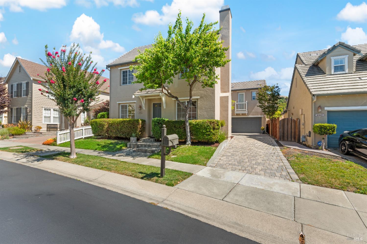 Detail Gallery Image 11 of 99 For 4168 Summer Gate Ave, Vallejo,  CA 94591 - 4 Beds | 3/1 Baths