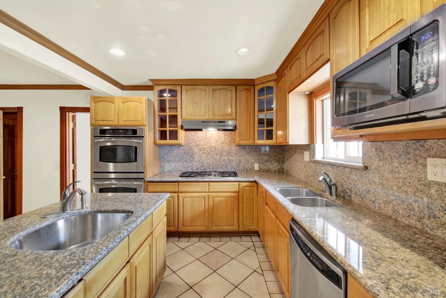 Detail Gallery Image 22 of 64 For 2629 Brooks Ave, El Cerrito,  CA 94530 - 5 Beds | 3/1 Baths
