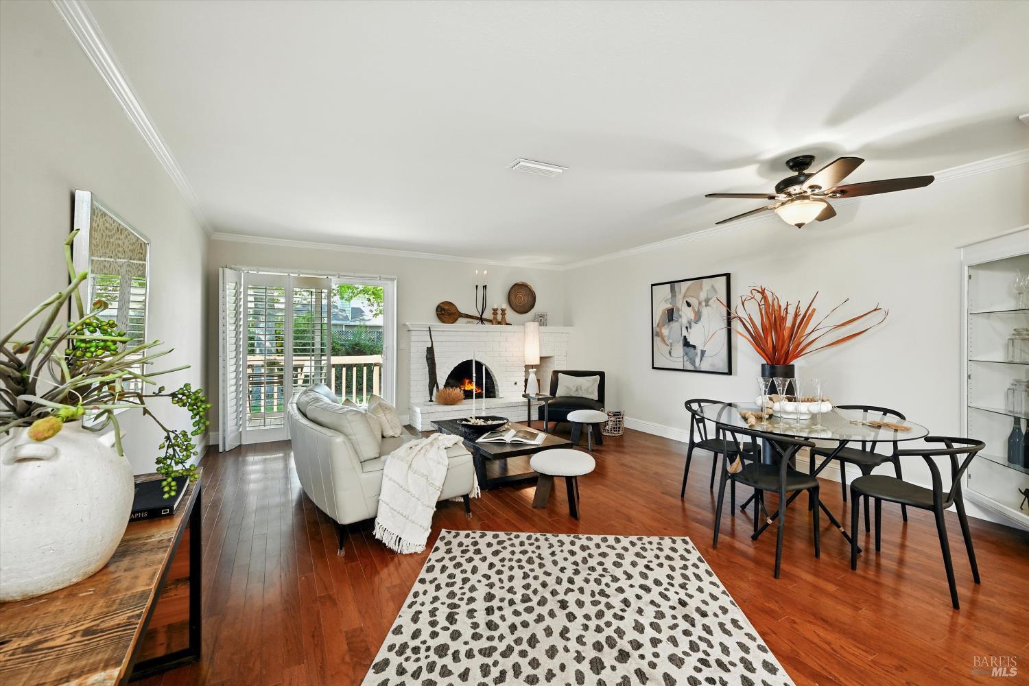 Detail Gallery Image 3 of 30 For 152 Vineyard Cir, Yountville,  CA 94599 - 2 Beds | 2 Baths