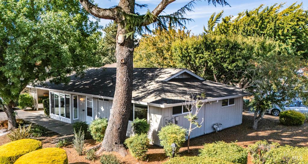 Detail Gallery Image 2 of 30 For 4 Valley Green St, Santa Rosa,  CA 95409 - 2 Beds | 2 Baths