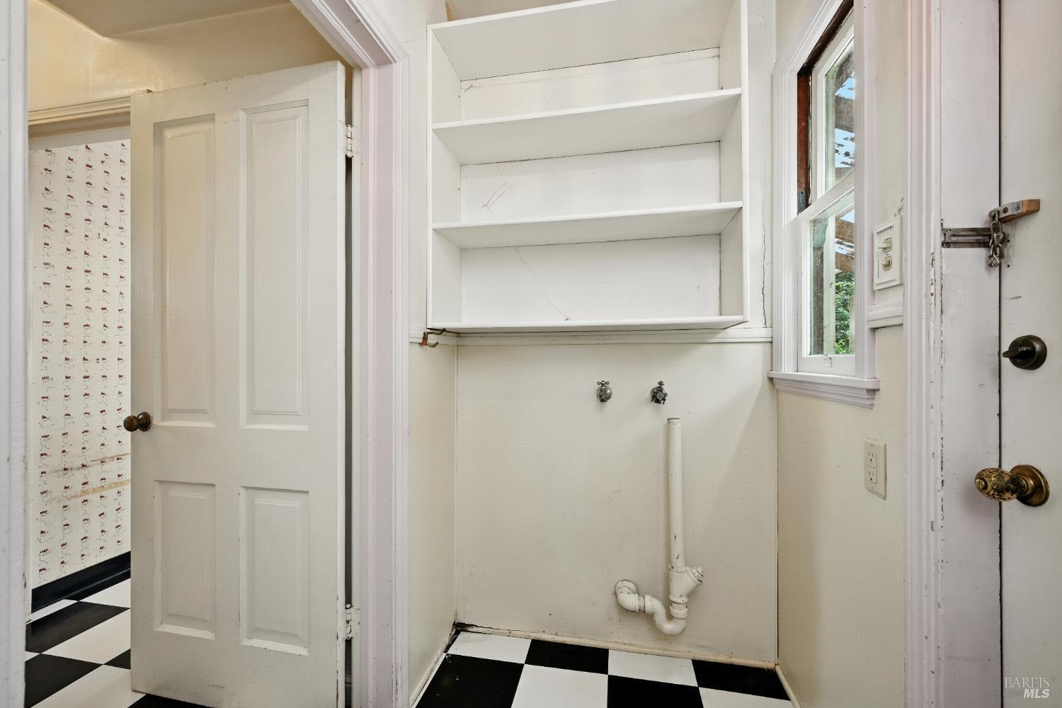 Detail Gallery Image 10 of 23 For 1063 Clark St, Santa Rosa,  CA 95404 - 3 Beds | 1/1 Baths