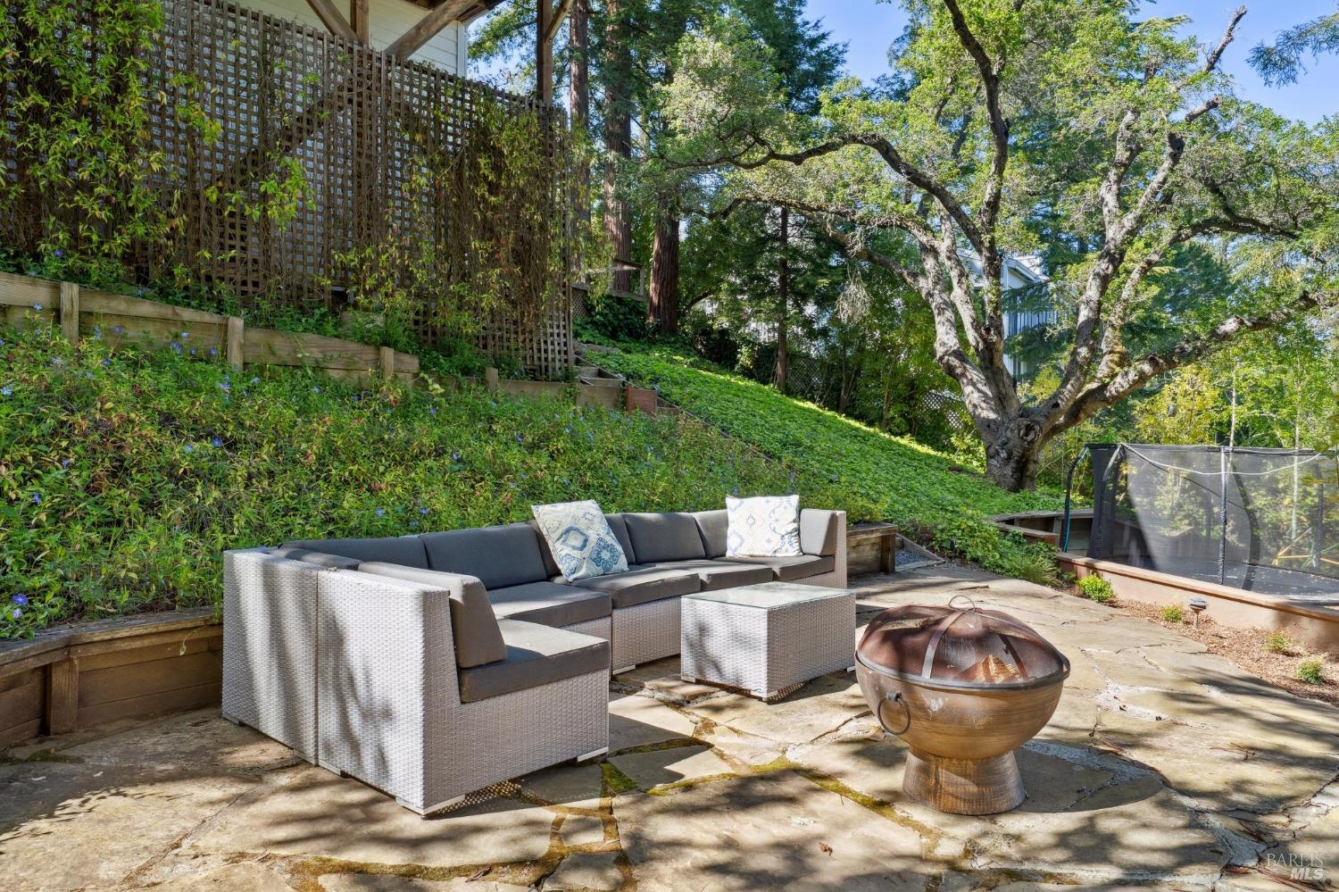 Detail Gallery Image 40 of 50 For 25 Palomino Cir, Novato,  CA 94947 - 5 Beds | 2/1 Baths