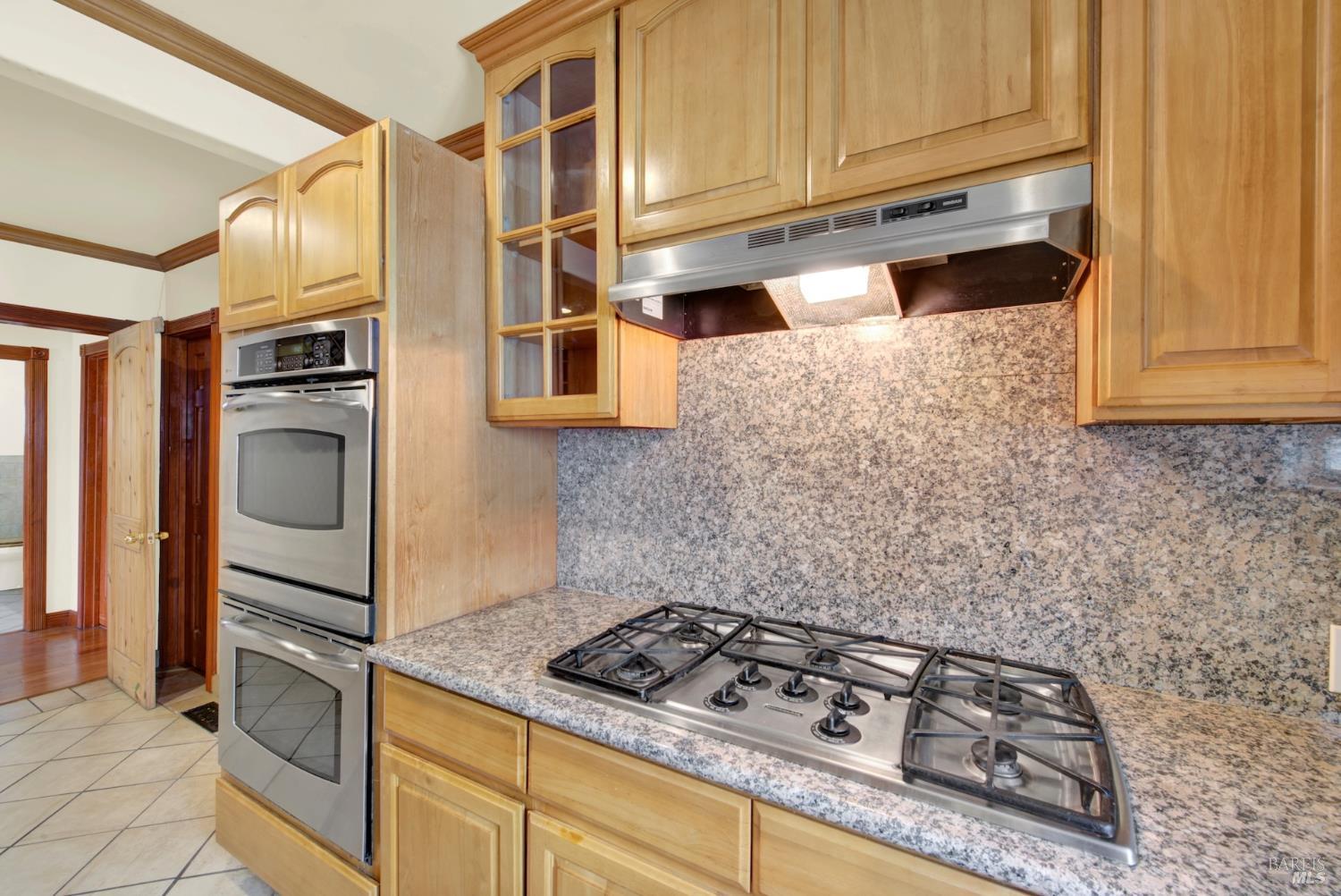 Detail Gallery Image 24 of 64 For 2629 Brooks Ave, El Cerrito,  CA 94530 - 5 Beds | 3/1 Baths
