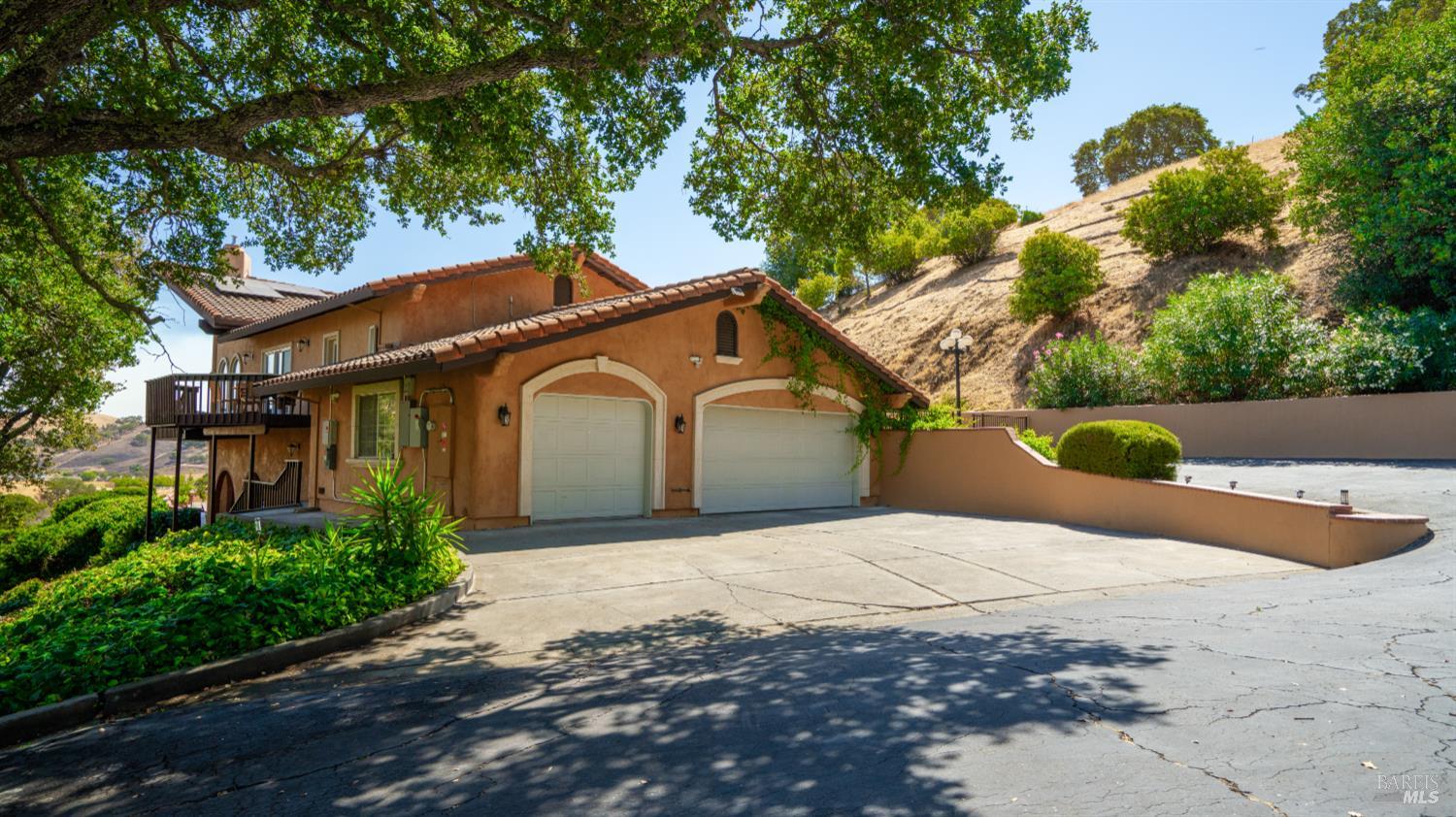 Detail Gallery Image 7 of 99 For 3380 Hidden Valley Ln, Fairfield,  CA 94534 - 5 Beds | 6/1 Baths