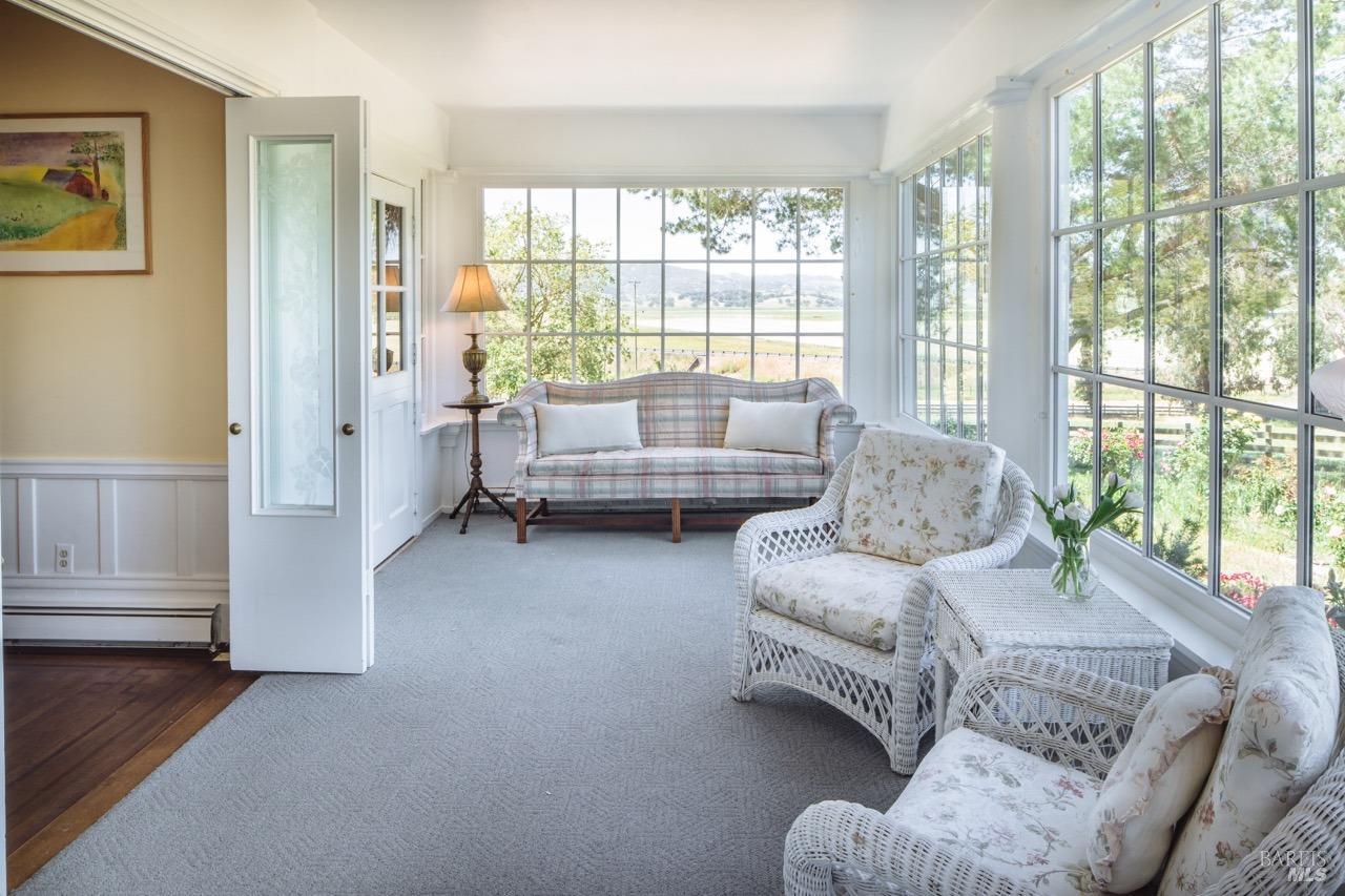 Detail Gallery Image 9 of 69 For 5215 Lakeville Hwy, Petaluma,  CA 94954 - 6 Beds | 5/1 Baths