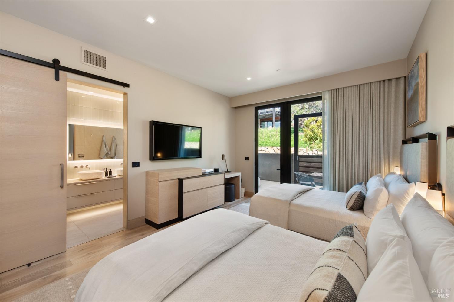 Detail Gallery Image 15 of 28 For 1421 Stanly Ln #D,  Napa,  CA 94559 - 2 Beds | 2/1 Baths