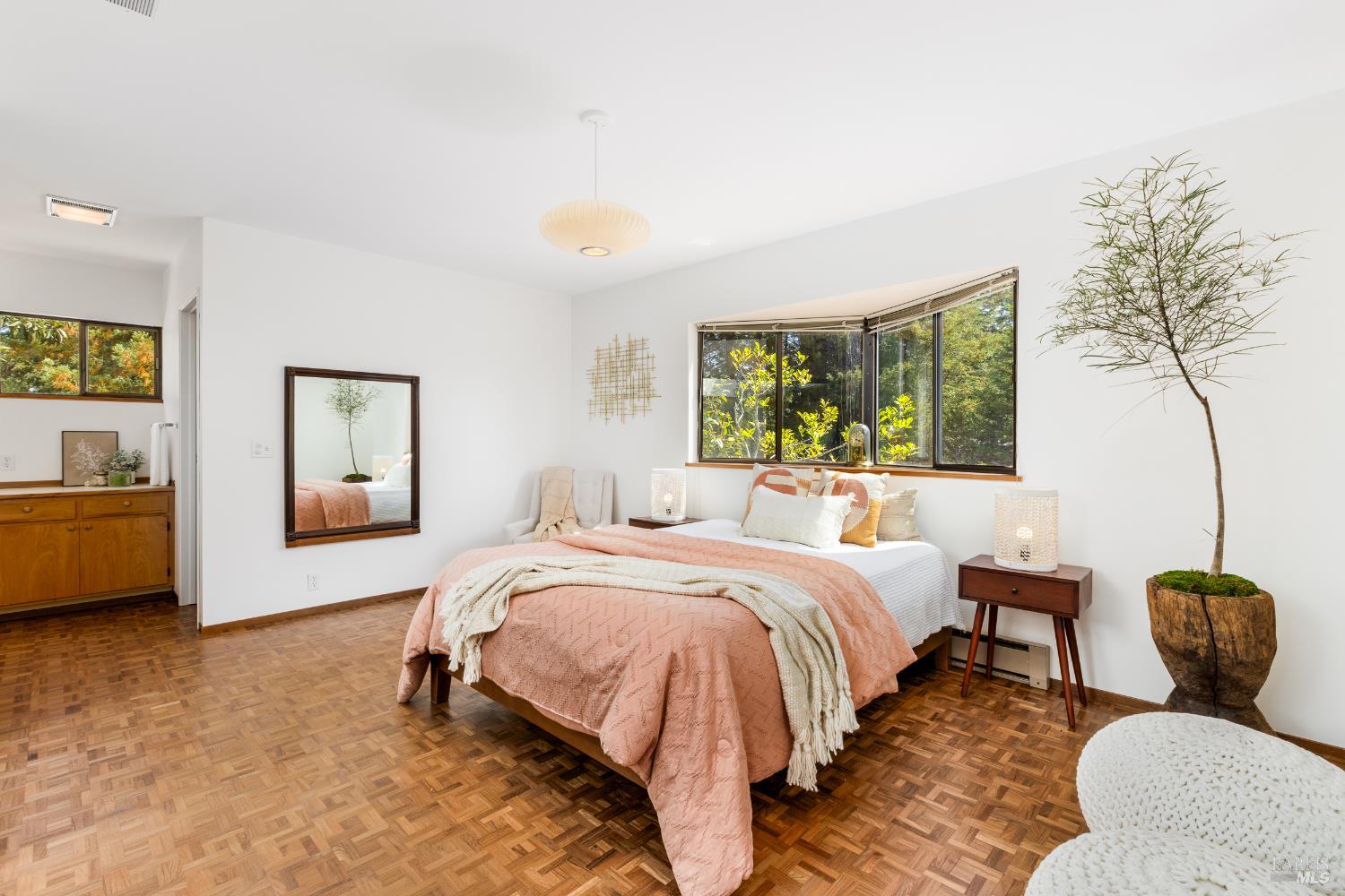Detail Gallery Image 18 of 43 For 11370 Occidental Rd, Sebastopol,  CA 95472 - 4 Beds | 3 Baths
