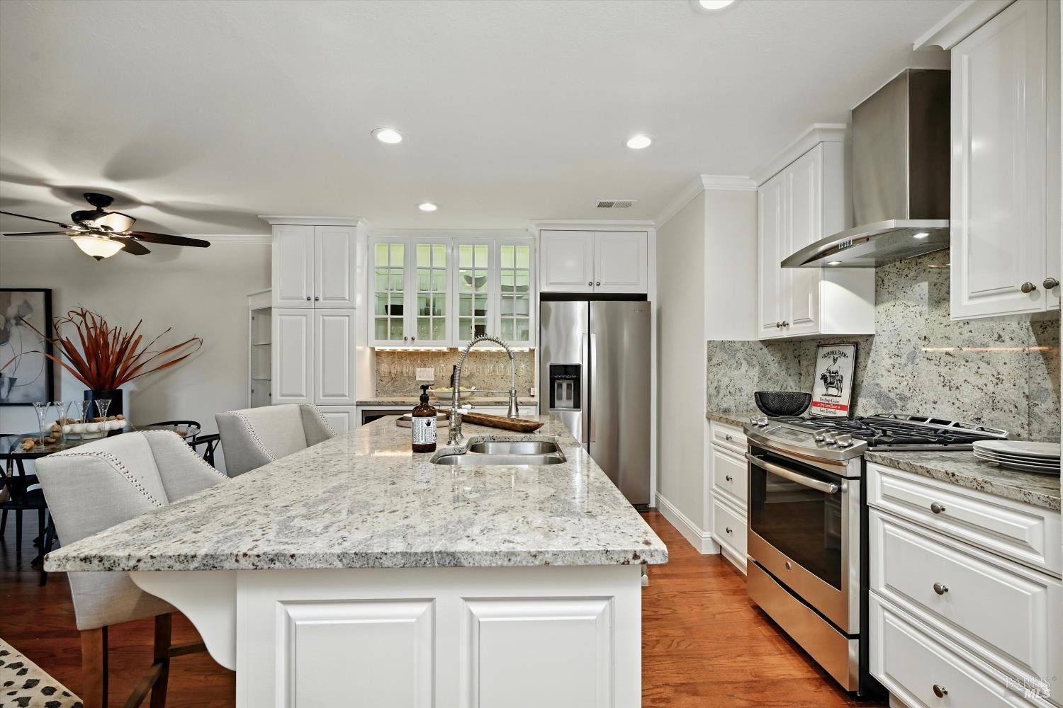 Detail Gallery Image 5 of 30 For 152 Vineyard Cir, Yountville,  CA 94599 - 2 Beds | 2 Baths