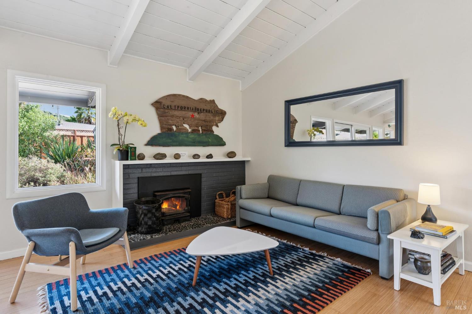 Detail Gallery Image 5 of 46 For 331 Starling Rd, Mill Valley,  CA 94941 - 3 Beds | 1 Baths