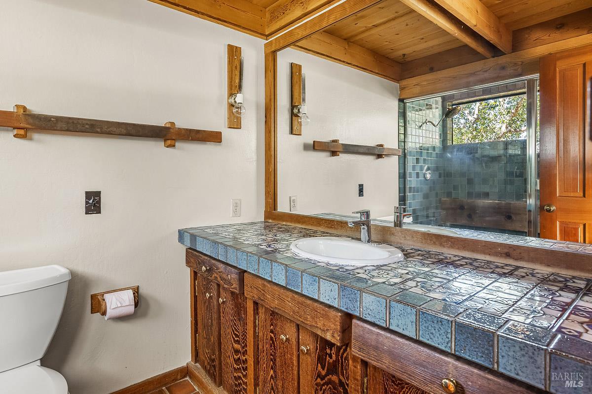 Detail Gallery Image 21 of 37 For 91 Oak Ave, Novato,  CA 94945 - 3 Beds | 2/1 Baths