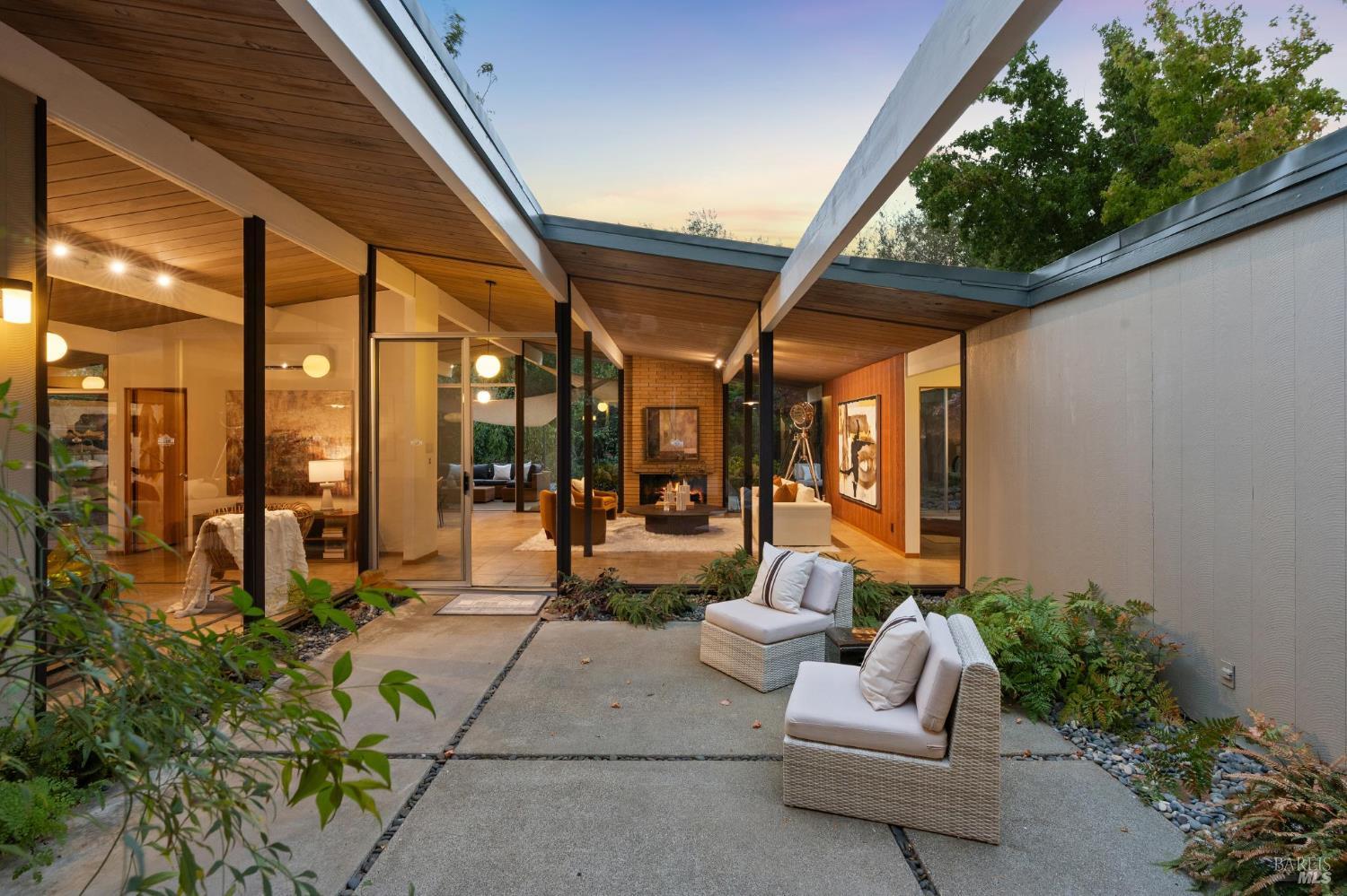Detail Gallery Image 3 of 56 For 12 Mount Susitna Ct, San Rafael,  CA 94903 - 4 Beds | 2 Baths