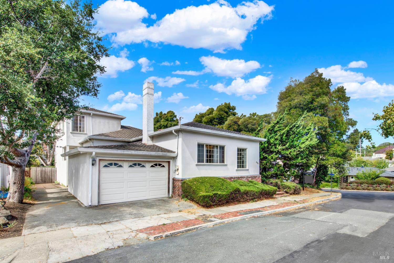 Detail Gallery Image 2 of 64 For 2629 Brooks Ave, El Cerrito,  CA 94530 - 5 Beds | 3/1 Baths