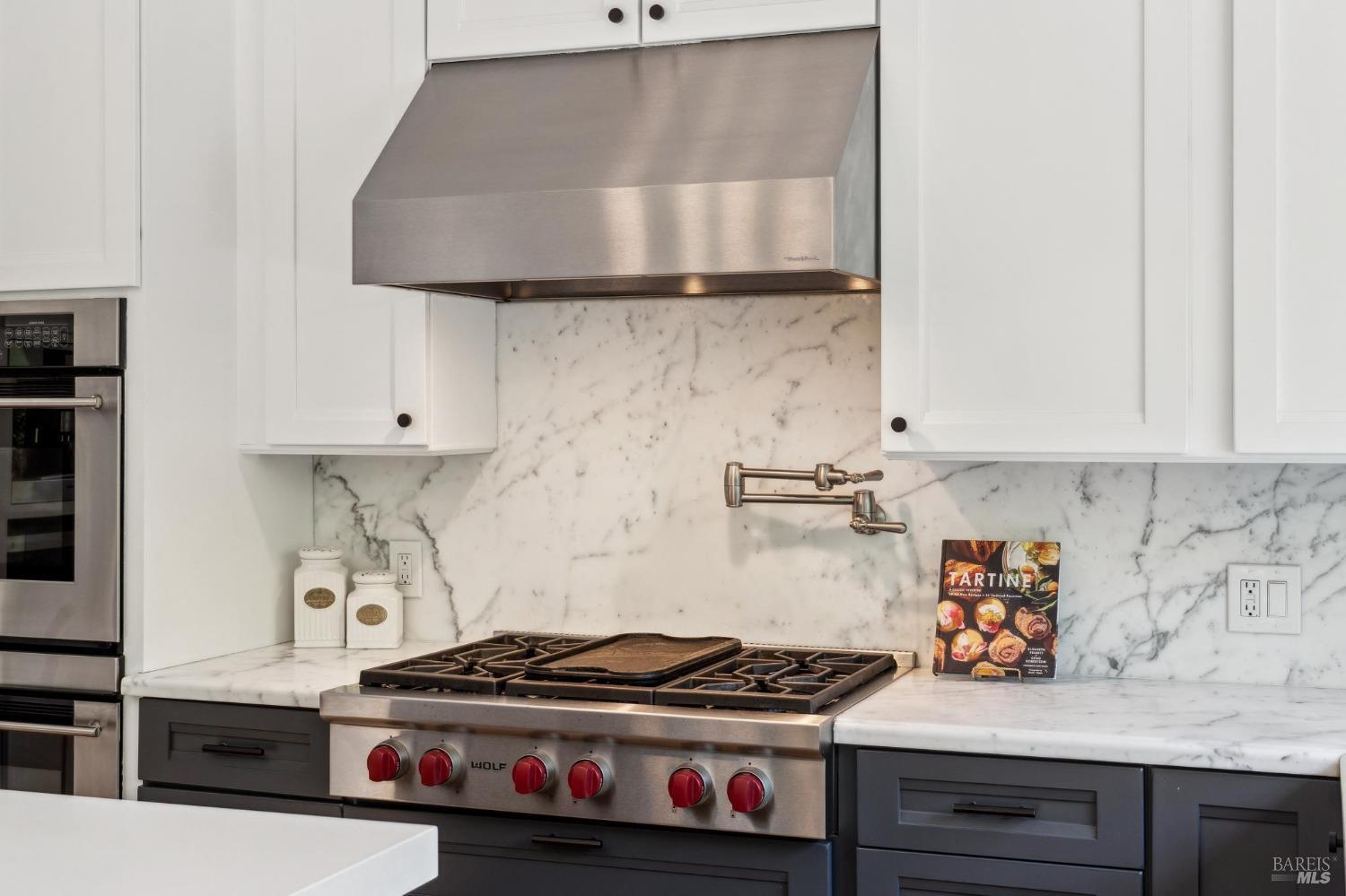 Detail Gallery Image 12 of 50 For 25 Palomino Cir, Novato,  CA 94947 - 5 Beds | 2/1 Baths