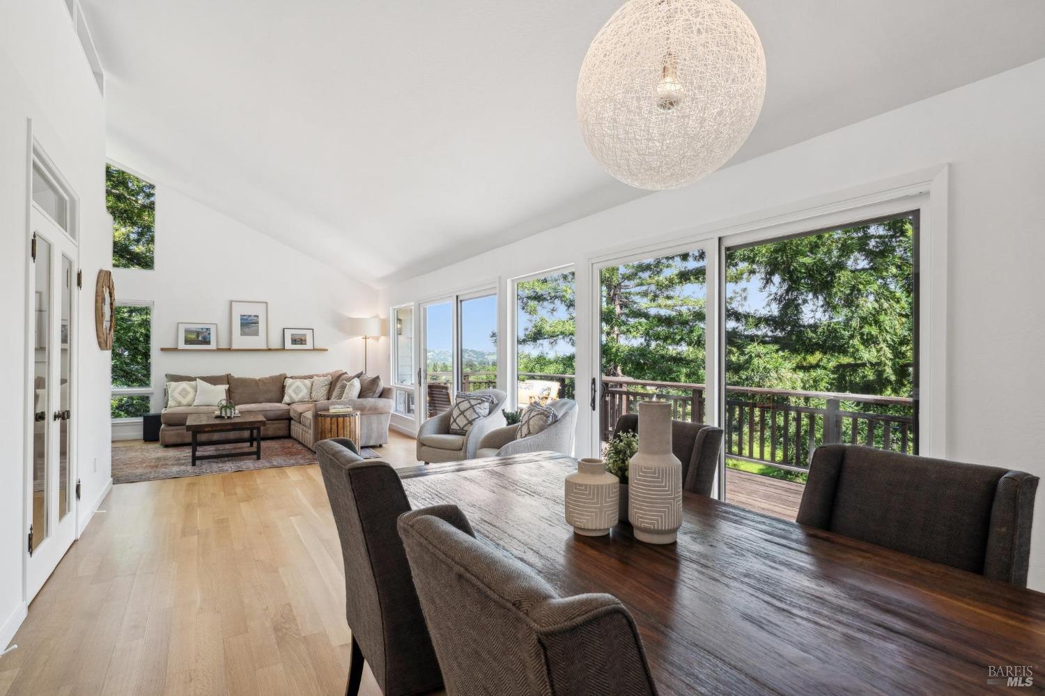 Detail Gallery Image 9 of 50 For 25 Palomino Cir, Novato,  CA 94947 - 5 Beds | 2/1 Baths