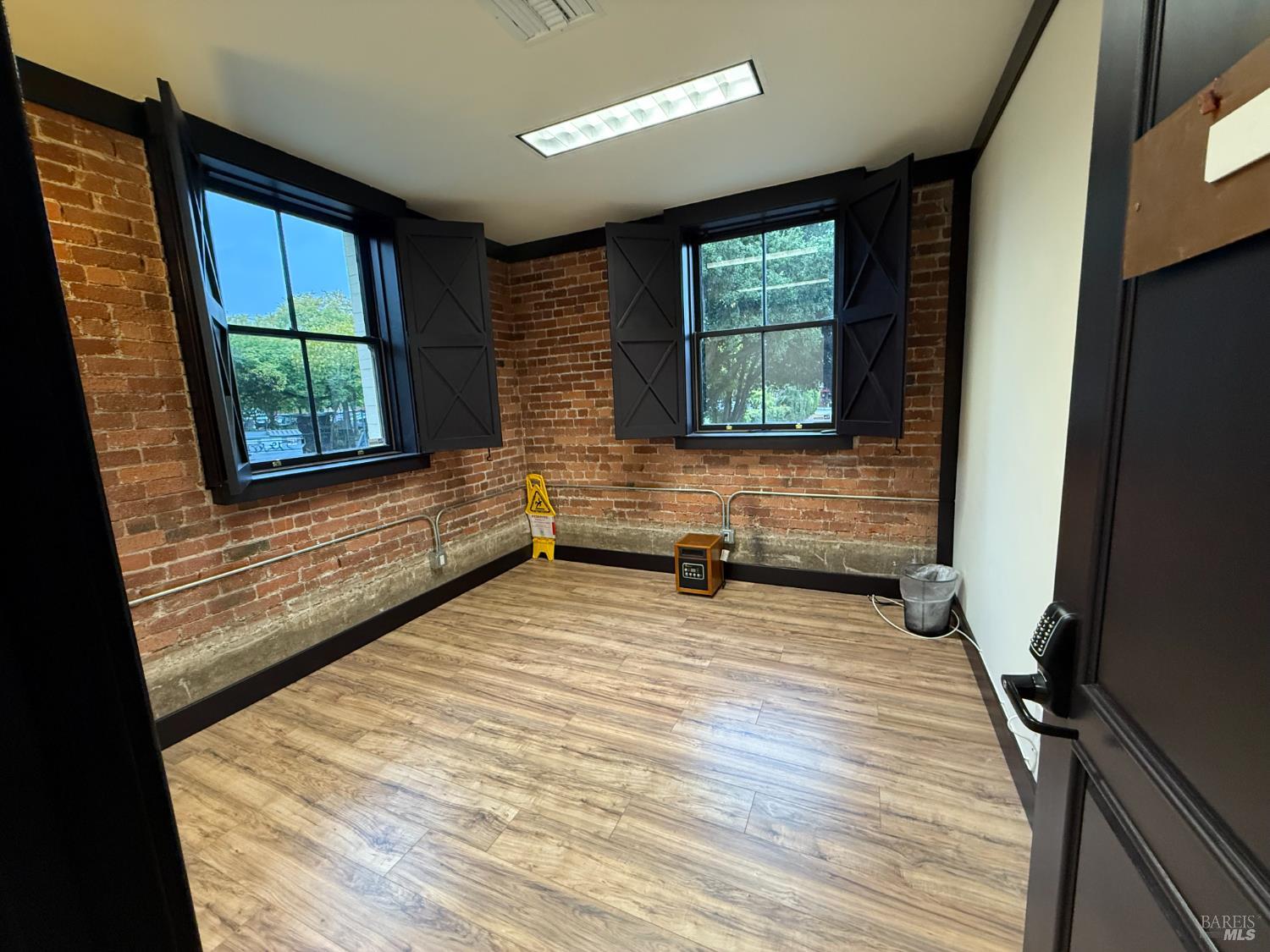 Detail Gallery Image 3 of 5 For 11 5th St #101-D,  Petaluma,  CA 94952 - – Beds | – Baths