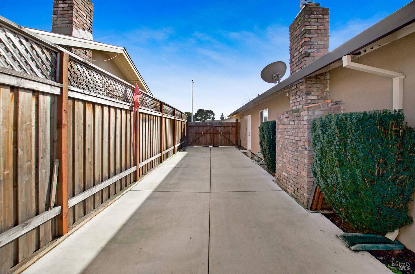Detail Gallery Image 31 of 37 For 1721 Jennings Ave, Santa Rosa,  CA 95401 - 3 Beds | 2 Baths