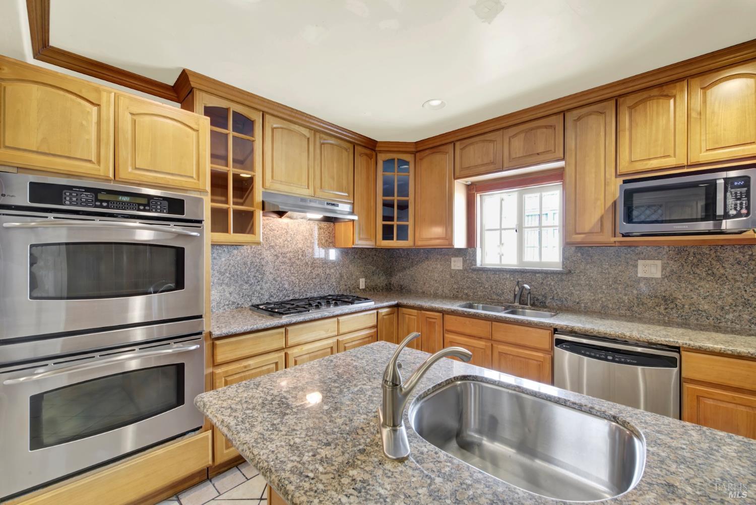 Detail Gallery Image 21 of 64 For 2629 Brooks Ave, El Cerrito,  CA 94530 - 5 Beds | 3/1 Baths