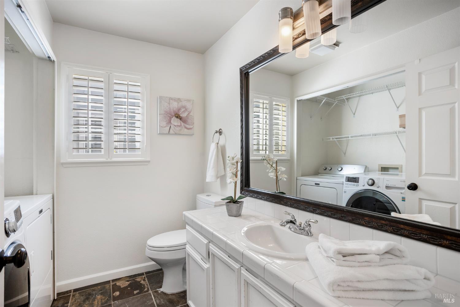 Detail Gallery Image 34 of 82 For 28 Adrian Ter, San Rafael,  CA 94903 - 3 Beds | 2/1 Baths