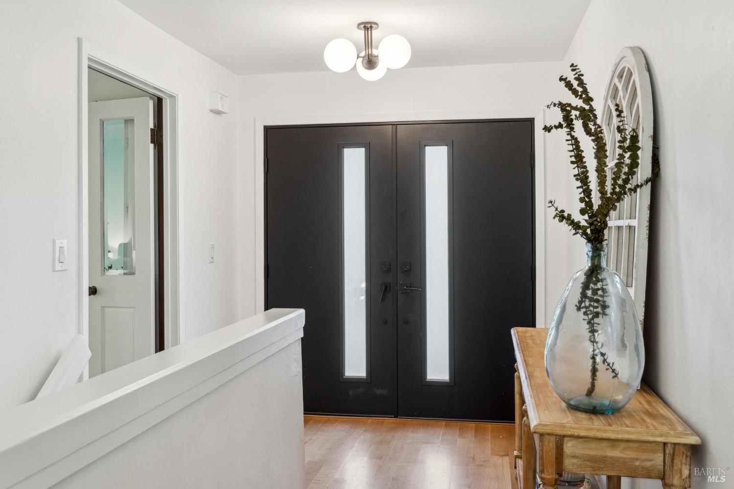 Detail Gallery Image 4 of 50 For 25 Palomino Cir, Novato,  CA 94947 - 5 Beds | 2/1 Baths