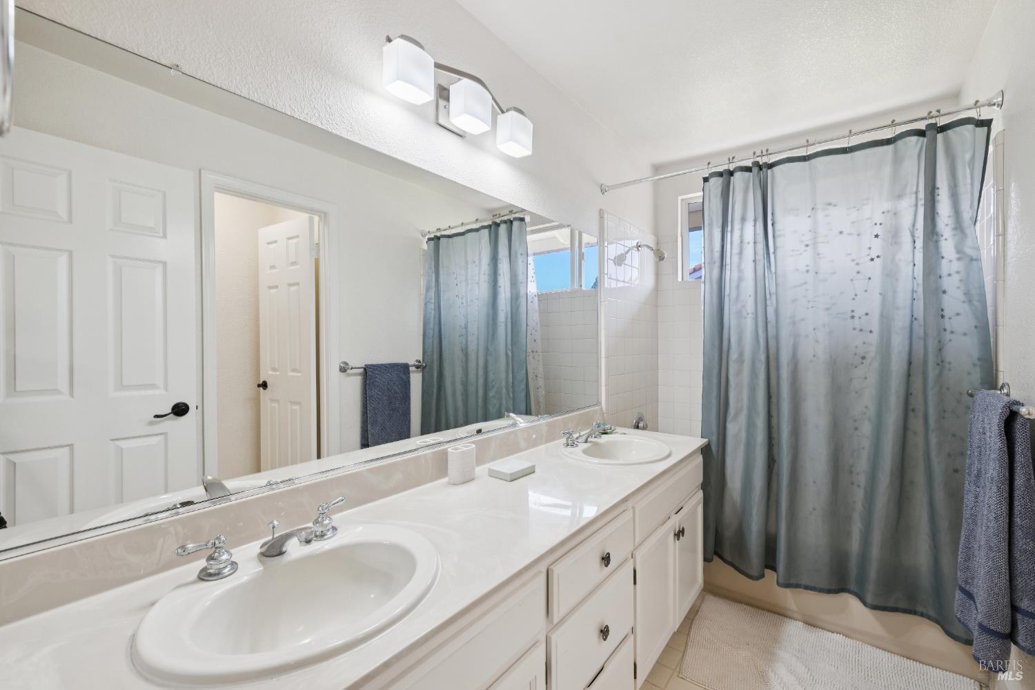 Detail Gallery Image 16 of 44 For 770 Miramonte St, Windsor,  CA 95492 - 4 Beds | 3 Baths