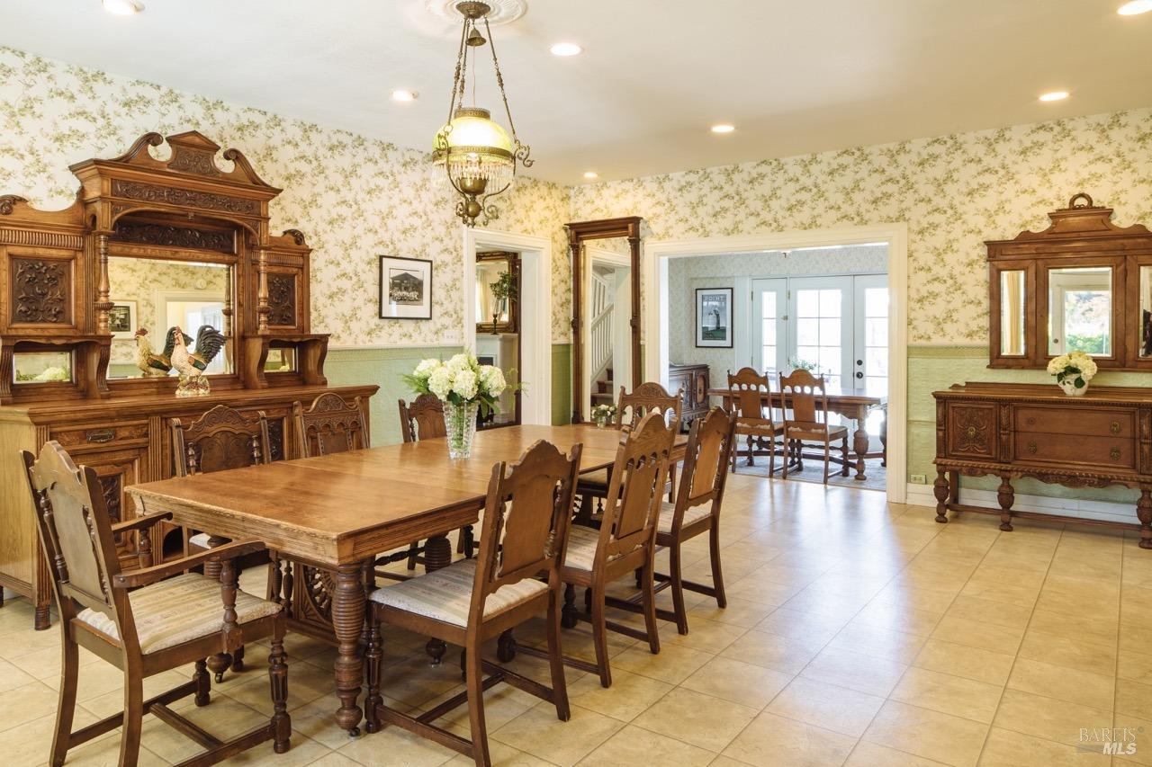 Detail Gallery Image 12 of 69 For 5215 Lakeville Hwy, Petaluma,  CA 94954 - 6 Beds | 5/1 Baths