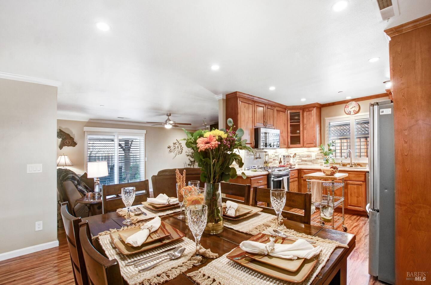 Detail Gallery Image 11 of 37 For 1721 Jennings Ave, Santa Rosa,  CA 95401 - 3 Beds | 2 Baths
