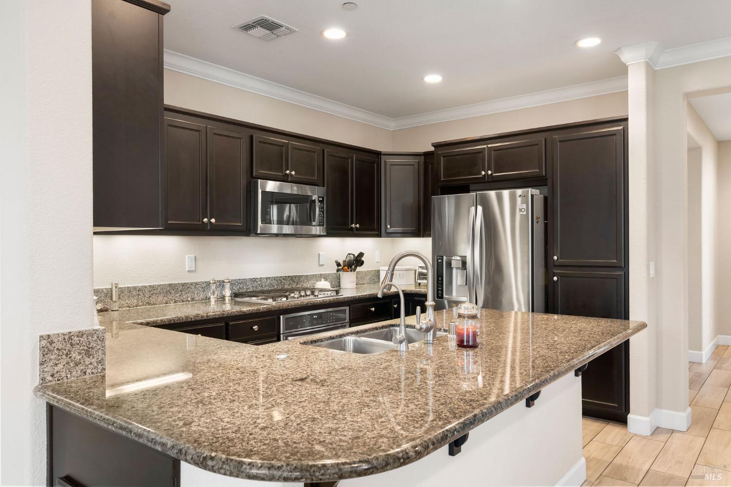 Detail Gallery Image 10 of 63 For 590 Belvedere Dr, Rio Vista,  CA 94571 - 2 Beds | 2 Baths