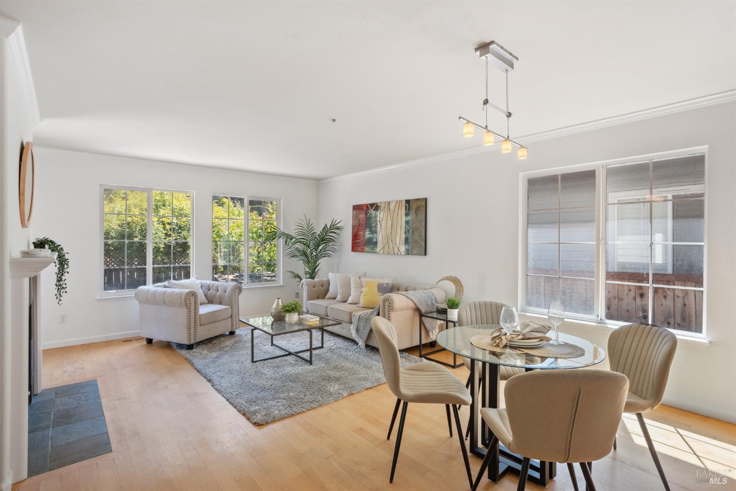 Detail Gallery Image 19 of 82 For 28 Adrian Ter, San Rafael,  CA 94903 - 3 Beds | 2/1 Baths