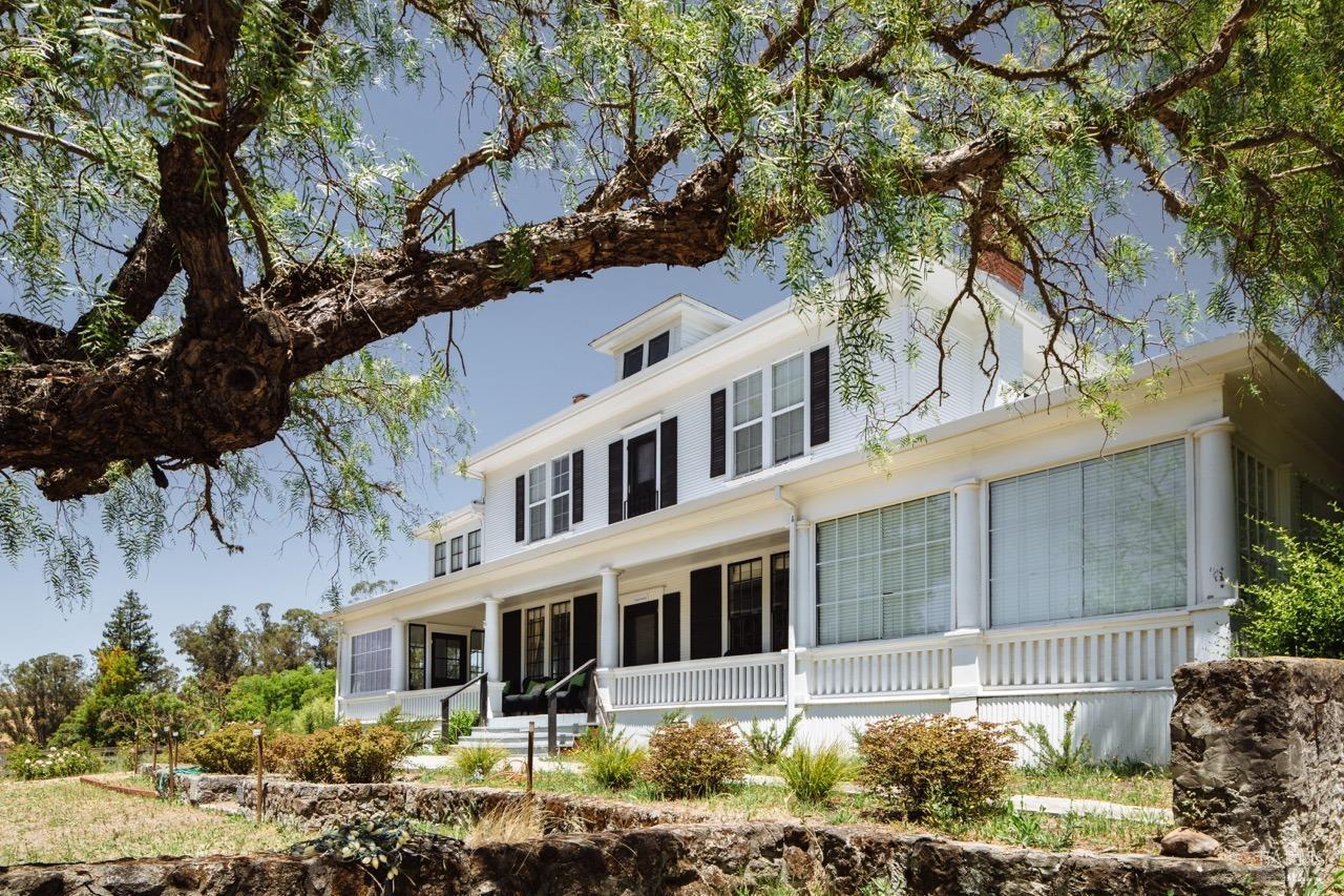Detail Gallery Image 3 of 69 For 5215 Lakeville Hwy, Petaluma,  CA 94954 - 6 Beds | 5/1 Baths