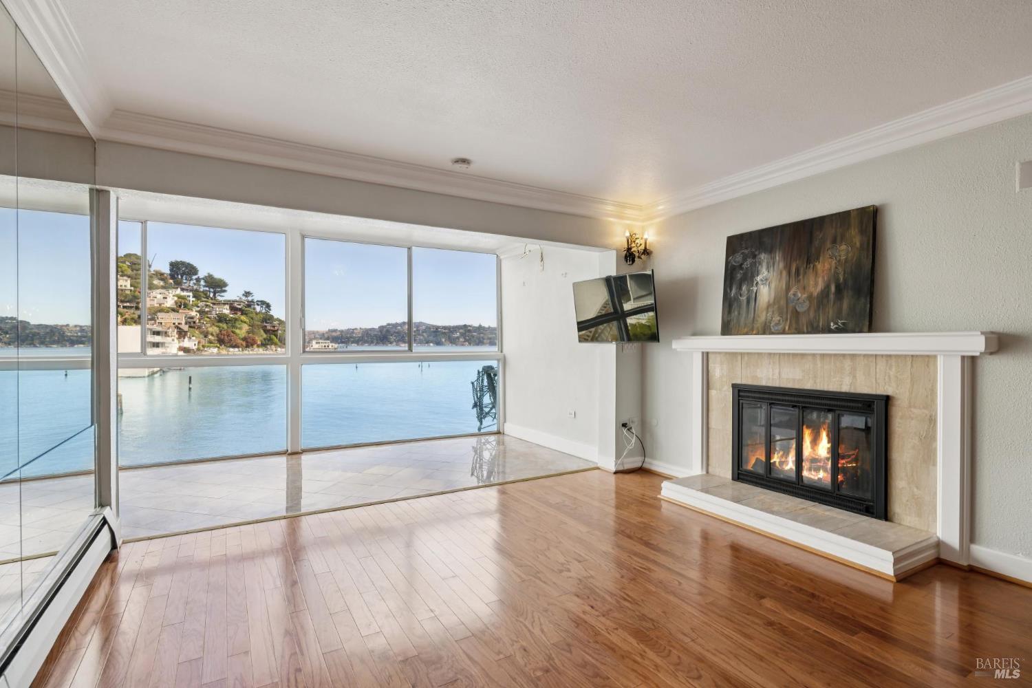Detail Gallery Image 4 of 45 For 100 South St #101,  Sausalito,  CA 94965 - 2 Beds | 2 Baths