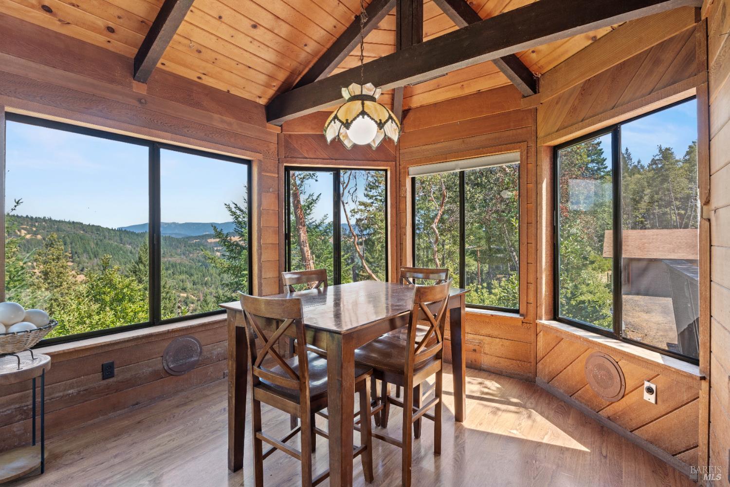 Detail Gallery Image 19 of 28 For 18396 Mariposa Creek Rd, Willits,  CA 95490 - 3 Beds | 3/1 Baths