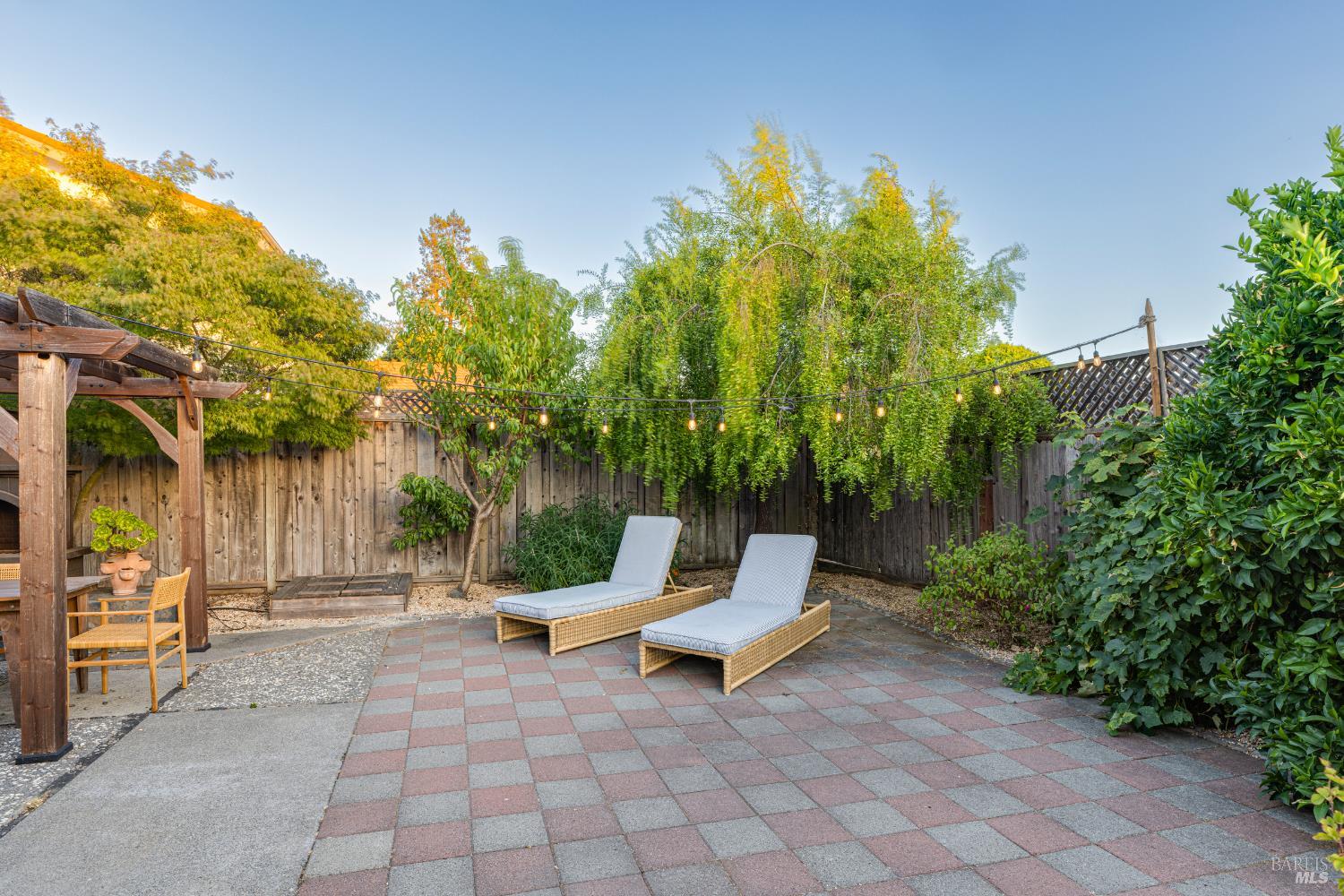 Detail Gallery Image 47 of 52 For 1024 Palmetto Way, Petaluma,  CA 94954 - 3 Beds | 2 Baths
