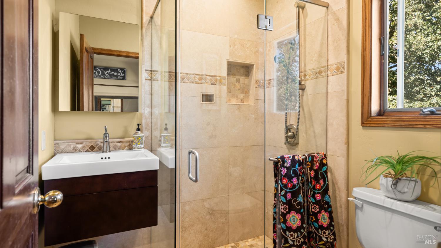 Detail Gallery Image 33 of 99 For 3380 Hidden Valley Ln, Fairfield,  CA 94534 - 5 Beds | 6/1 Baths