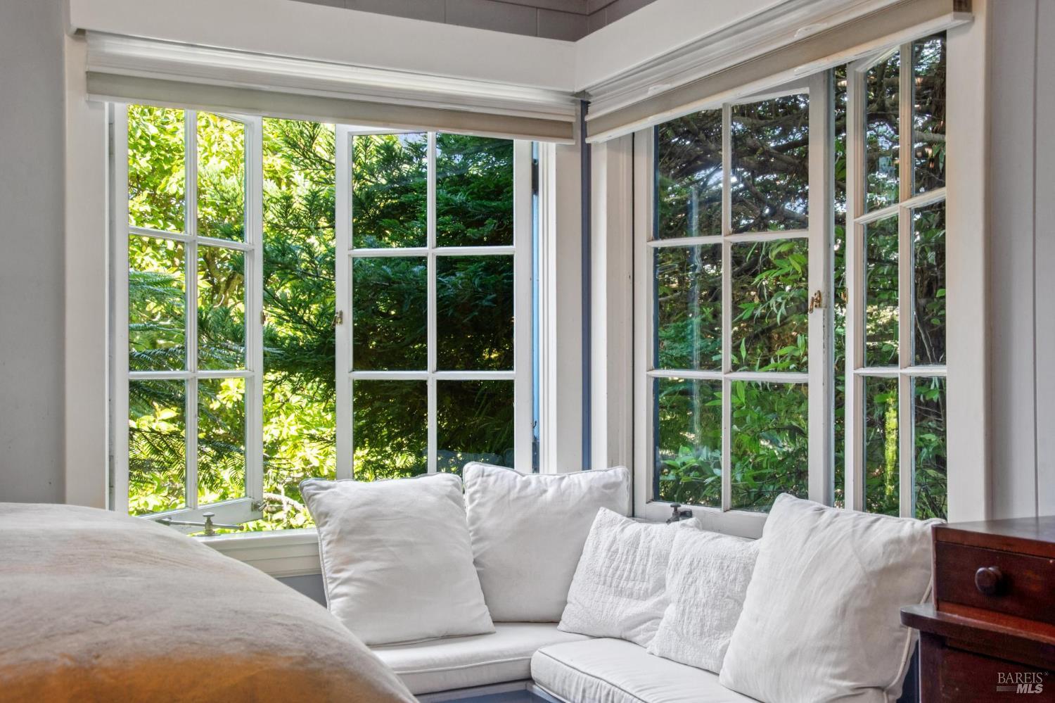 Detail Gallery Image 24 of 46 For 41 Ocean Ave, Bolinas,  CA 94924 - 3 Beds | 2 Baths