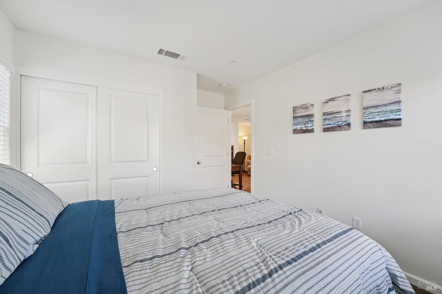Detail Gallery Image 22 of 37 For 1747 Chinar Dr, Petaluma,  CA 94954 - 3 Beds | 2/1 Baths