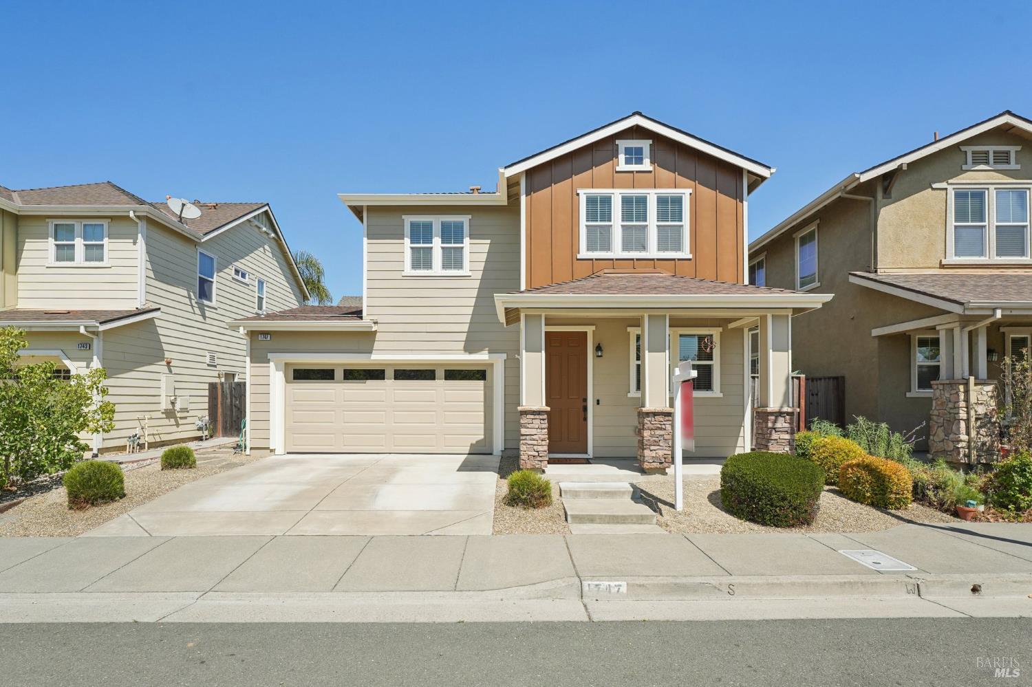 Detail Gallery Image 31 of 37 For 1747 Chinar Dr, Petaluma,  CA 94954 - 3 Beds | 2/1 Baths