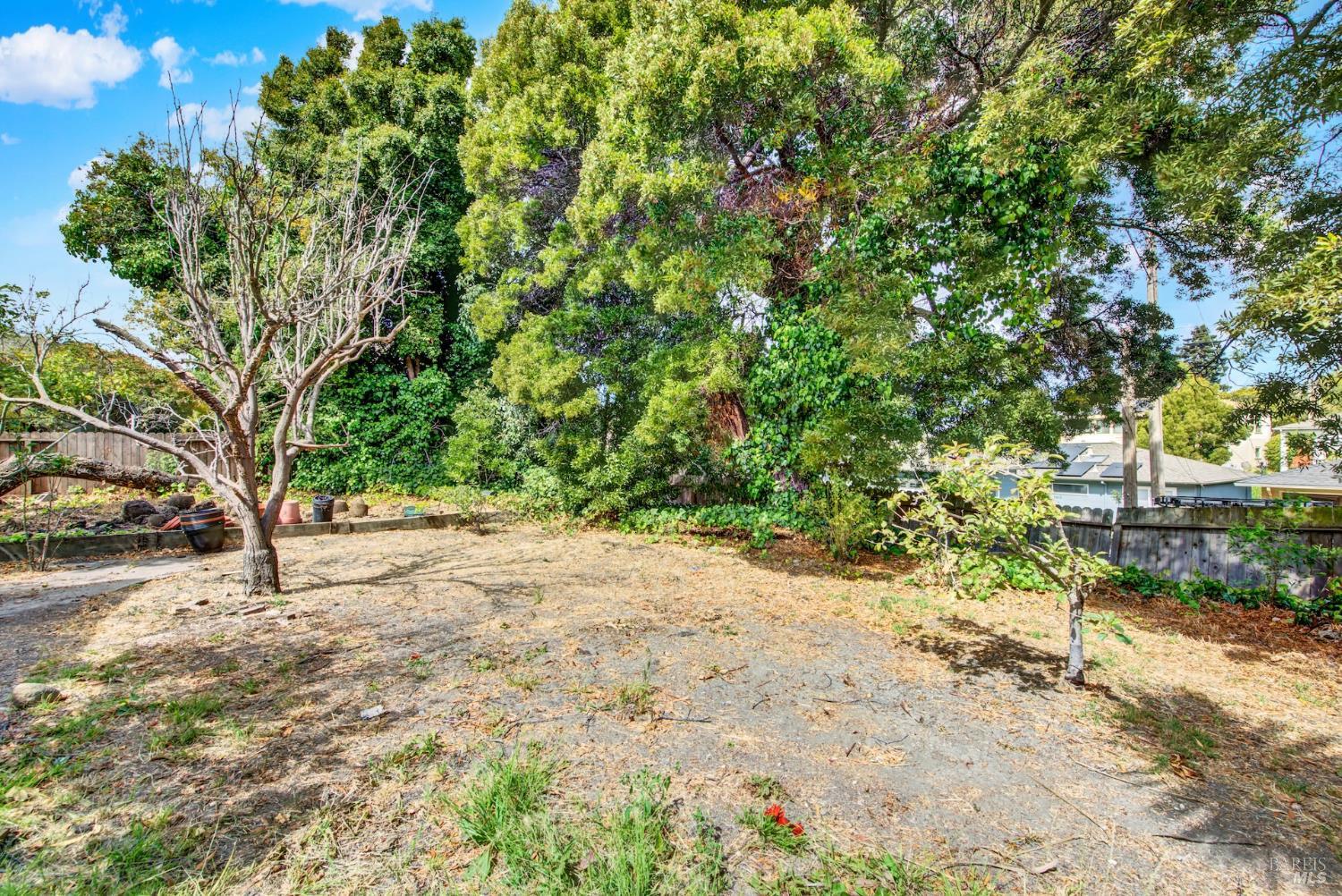 Detail Gallery Image 53 of 64 For 2629 Brooks Ave, El Cerrito,  CA 94530 - 5 Beds | 3/1 Baths