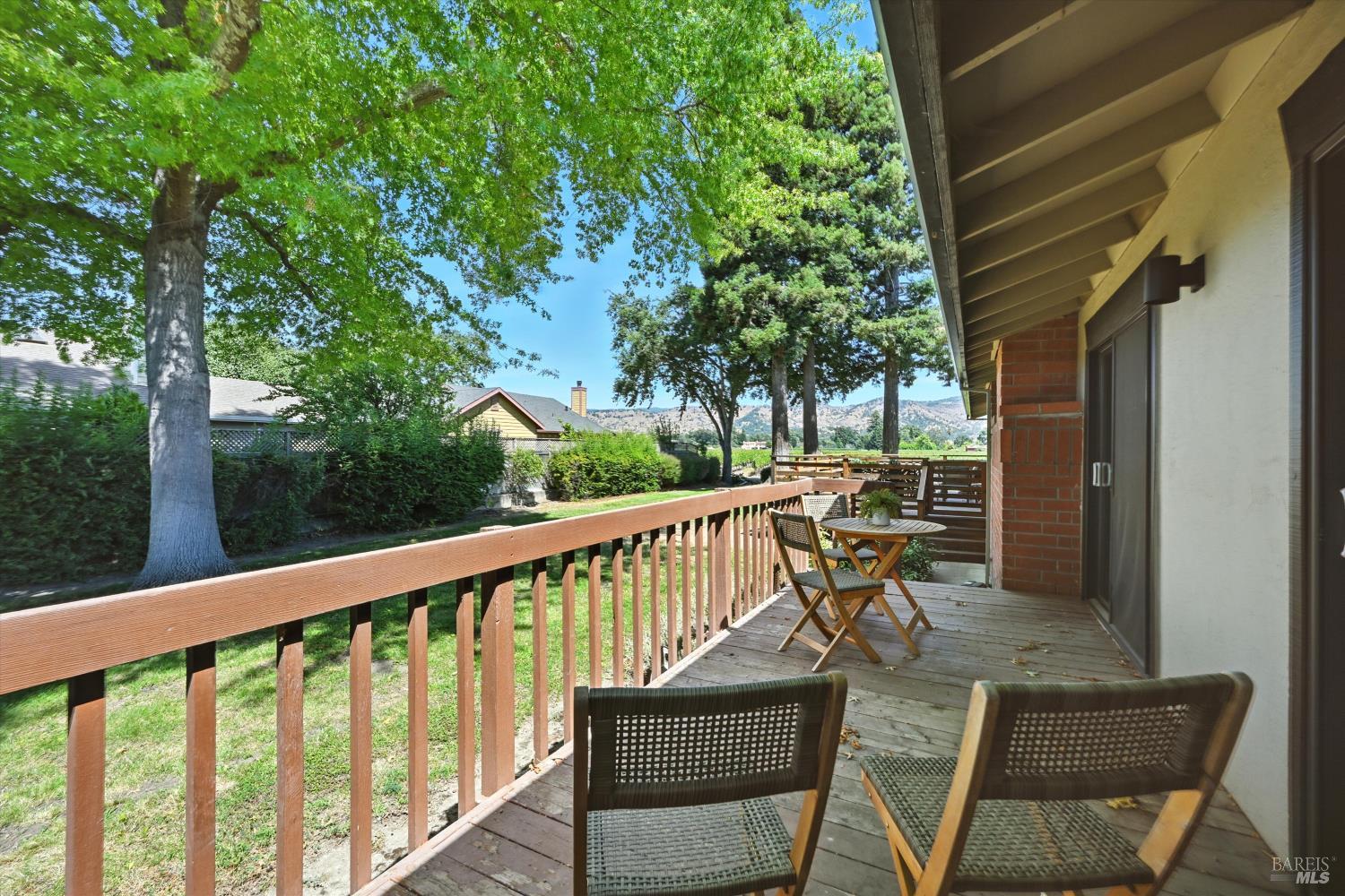 Detail Gallery Image 17 of 30 For 152 Vineyard Cir, Yountville,  CA 94599 - 2 Beds | 2 Baths