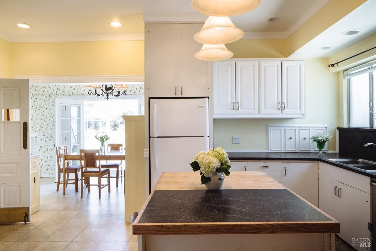 Detail Gallery Image 17 of 69 For 5215 Lakeville Hwy, Petaluma,  CA 94954 - 6 Beds | 5/1 Baths