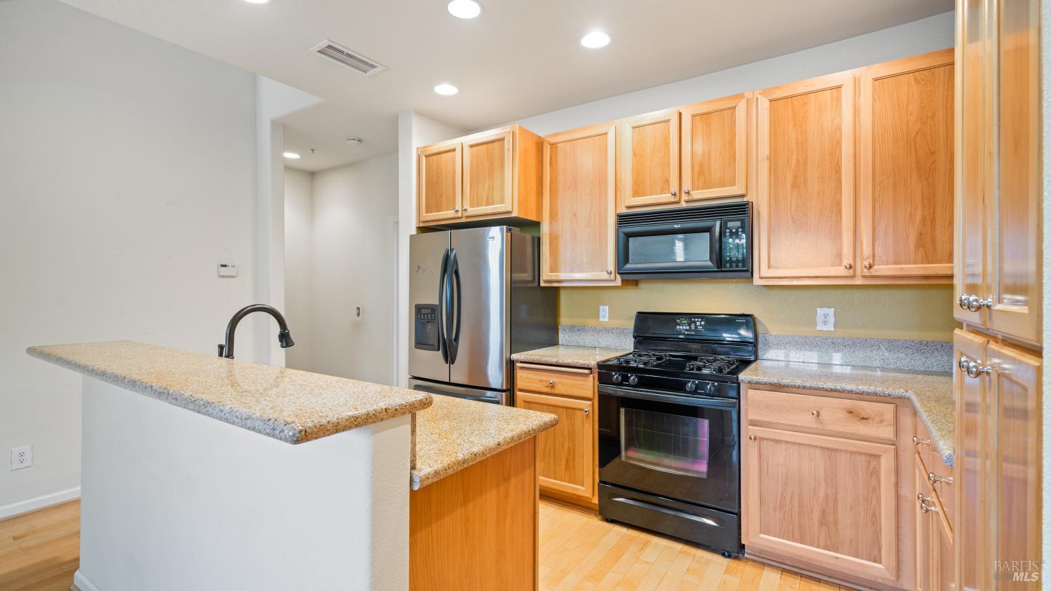 Detail Gallery Image 13 of 35 For 7006 Santero Way, Cotati,  CA 94931 - 3 Beds | 2 Baths