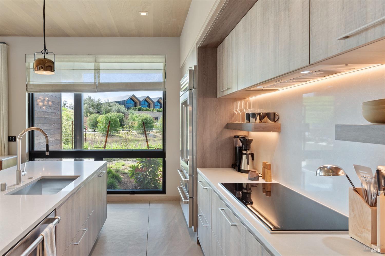 Detail Gallery Image 10 of 28 For 1421 Stanly Ln #D,  Napa,  CA 94559 - 2 Beds | 2/1 Baths
