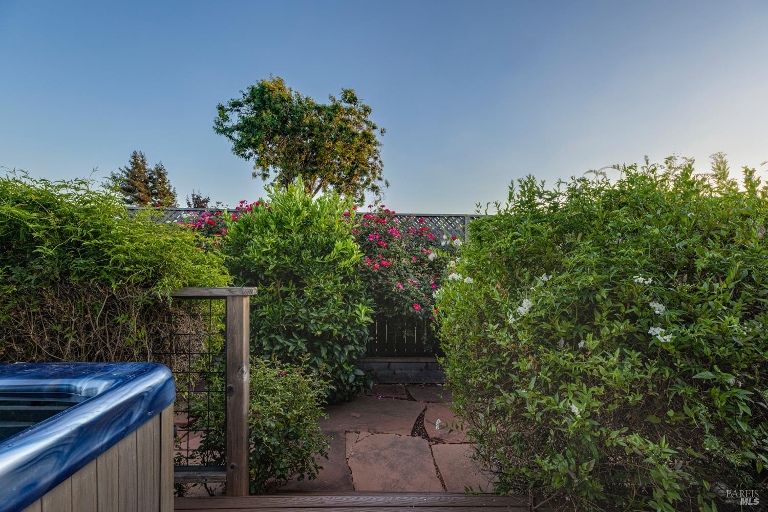 Detail Gallery Image 49 of 52 For 1024 Palmetto Way, Petaluma,  CA 94954 - 3 Beds | 2 Baths