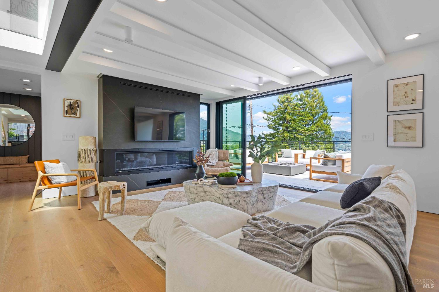 Detail Gallery Image 2 of 61 For 975 Greenhill Rd, Mill Valley,  CA 94941 - 4 Beds | 2/1 Baths